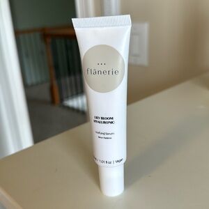 Flânerie Lily Bloom Hyaluronic Vivifying Serum (Sin caja) 30 ml